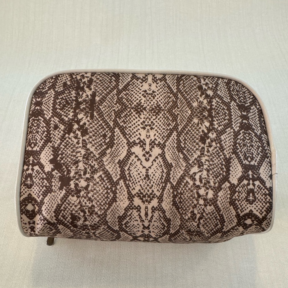 GUC Adrienne Vittadini Toiletry Set, Beige Snakeskin Print - Picture 11 of 16